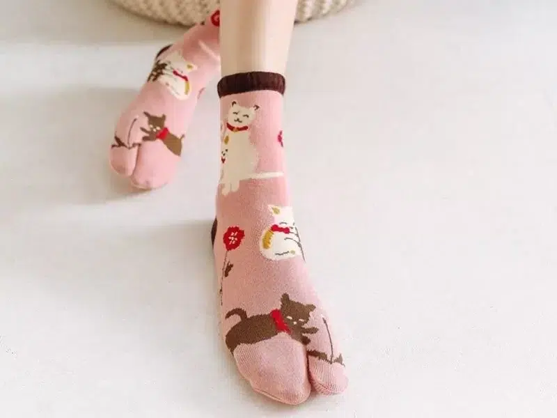 chaussette tabi rose motif chats