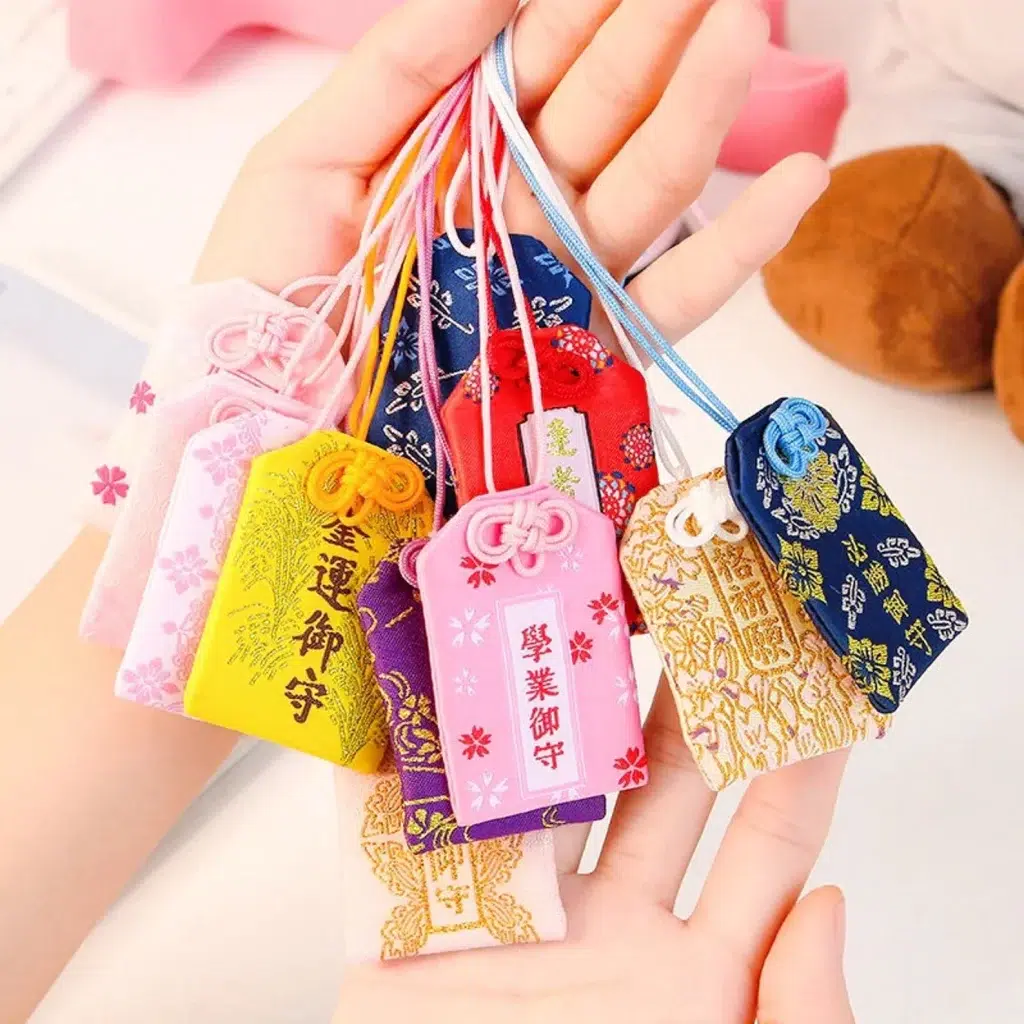 amulette porte bonheur japonaise