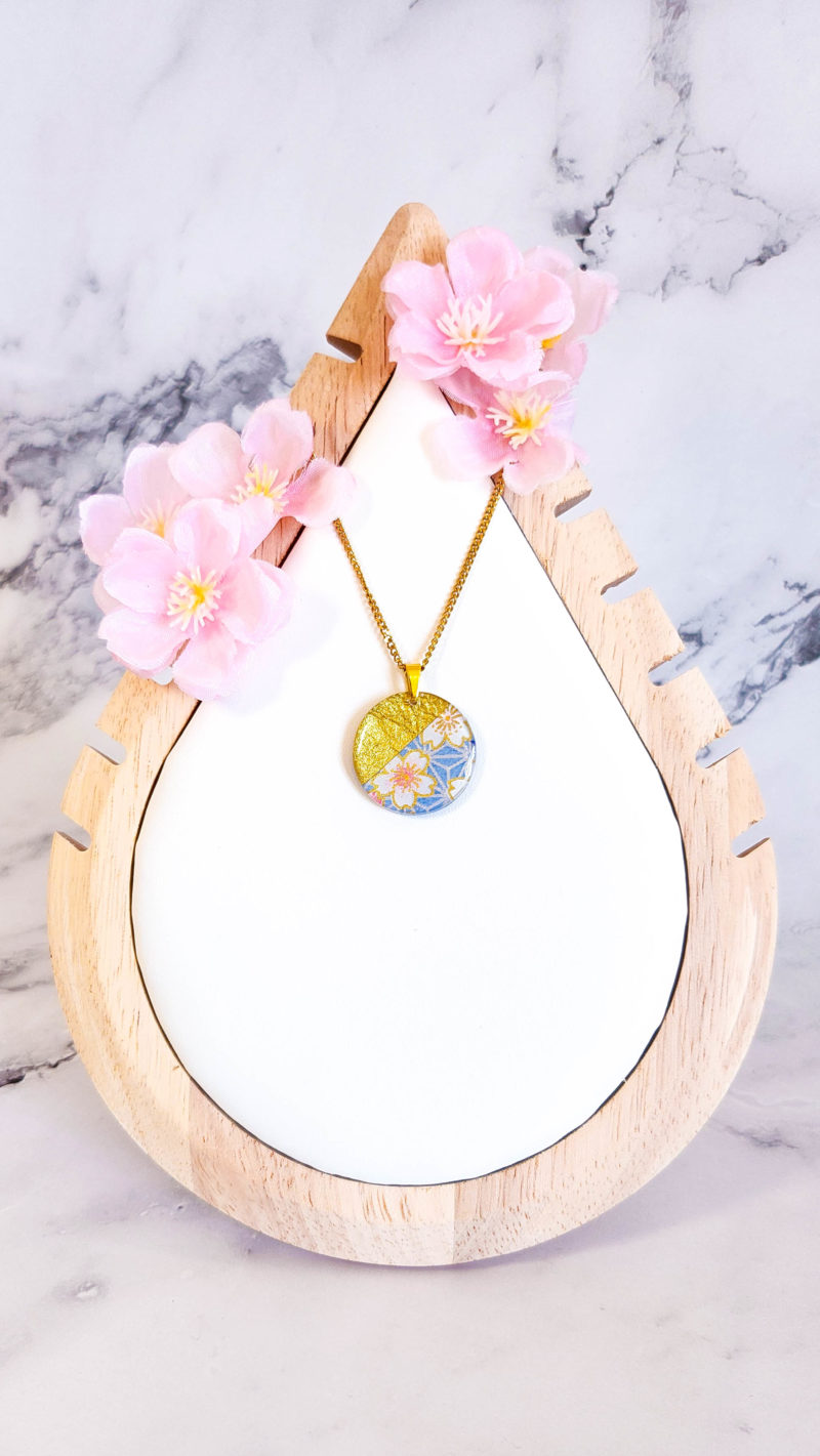 collier en papier japonais fleurs de cerisier scaled